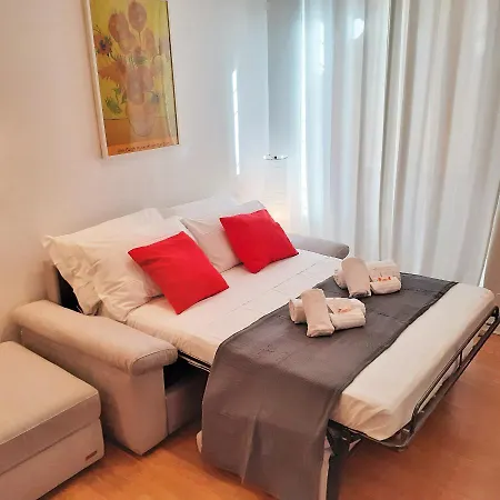 Apartment Near Metro Flat - Garbatella Rom
